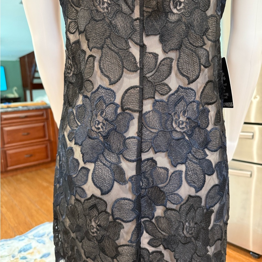 NWT EXPRESS Midnight Blue/ black Floral Lace dress Small - Picture 7 of 10